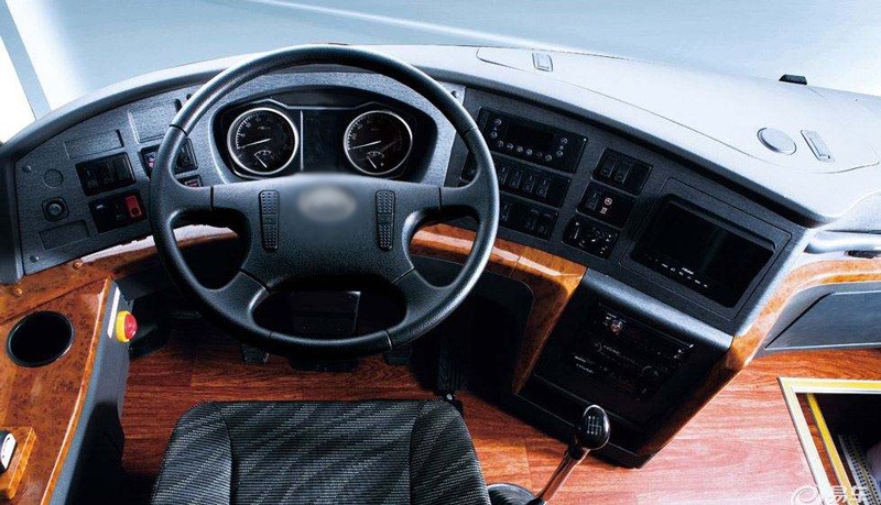 1510017537454153.jpg 客車內(nèi)飾2.jpg